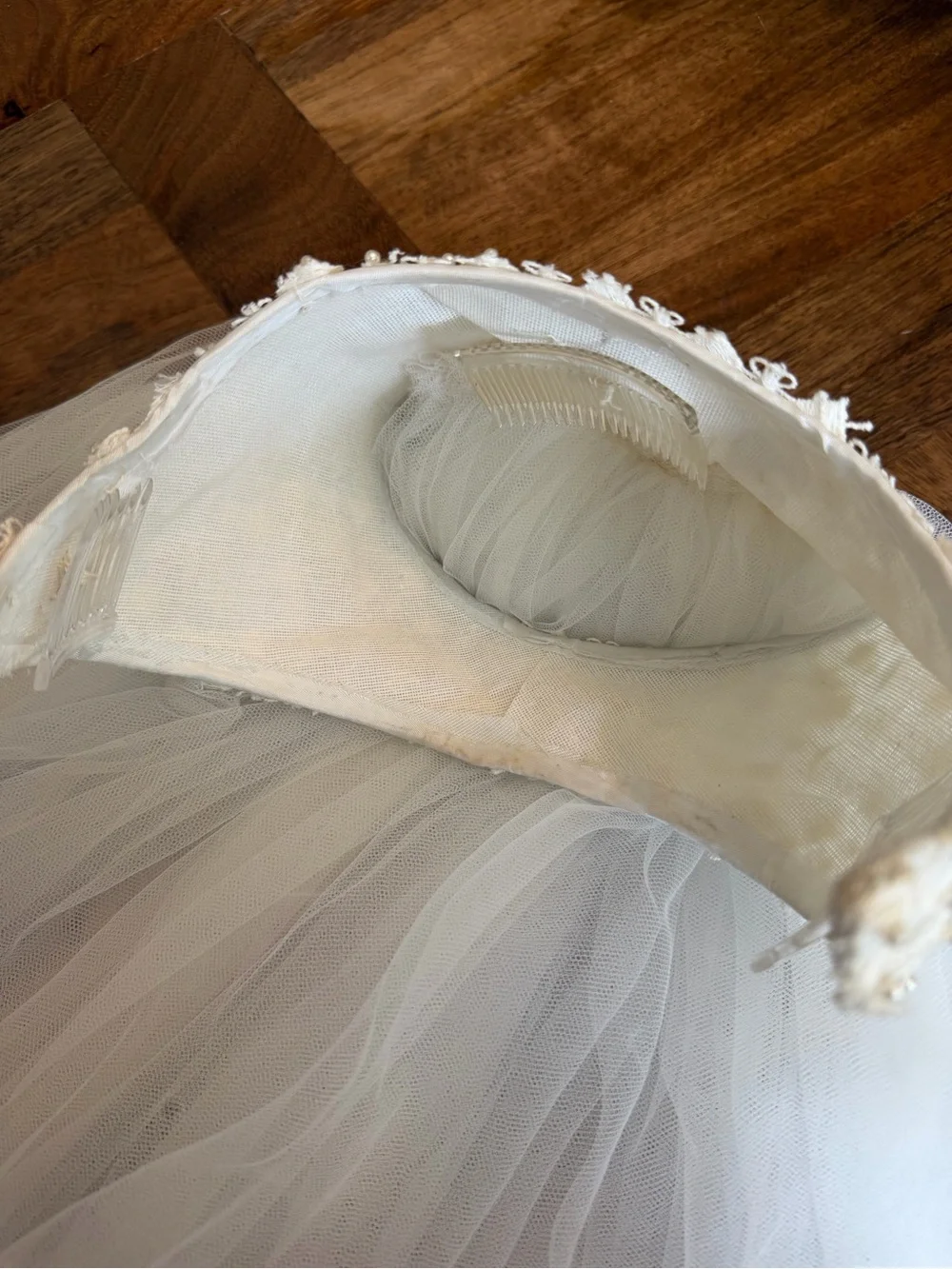 White Pearl & Lace Beaded Tulle Veil Wedding Headpiece w/ Combs Hand Sewn Women